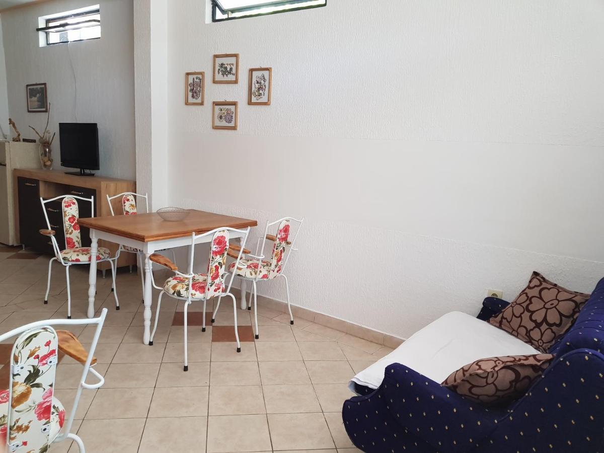 Olav Holiday Apartments Bar Bagian luar foto